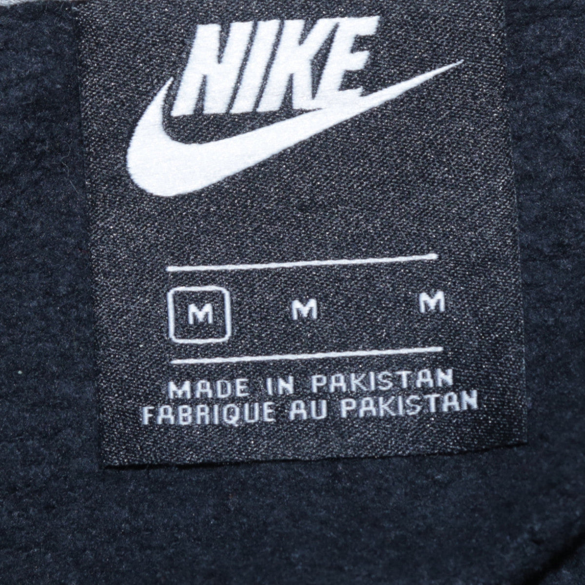 Brand and care label for Nike Men Black Crew Neck Pullover Sweatshirt M Regular Fit