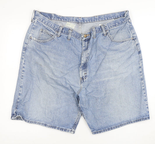 Wrangler Men's Blue Denim Relaxed Fit Shorts Size 44