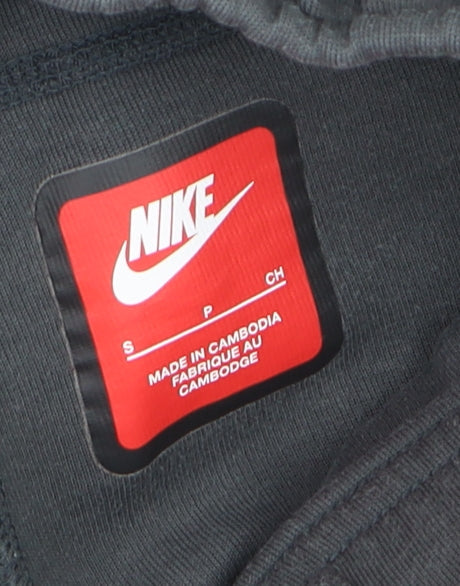 Brand and care label for Nike boys’ grey jogger sweatpants s activewear tapered fleece trousers