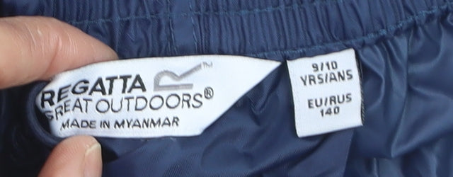 Brand and care label for Regatta boys’ blue waterproof ski trousers 9-10 years elastic waist