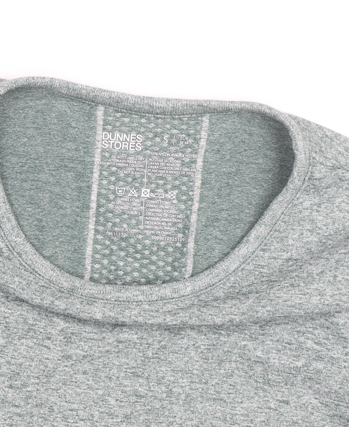 Brand and care label for Dunnes Women’s Green Slim Fit Gym T-Shirt, size UK 8