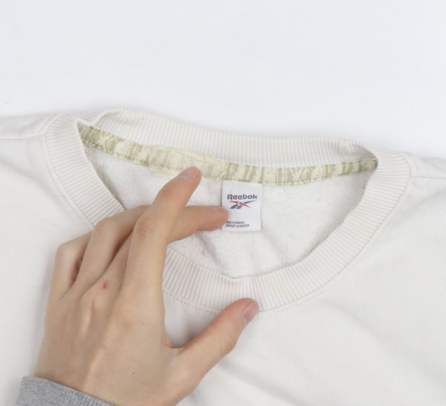 Reebok Men's White XL Pullover Sweatshirt Vintage Logo Crew Neck