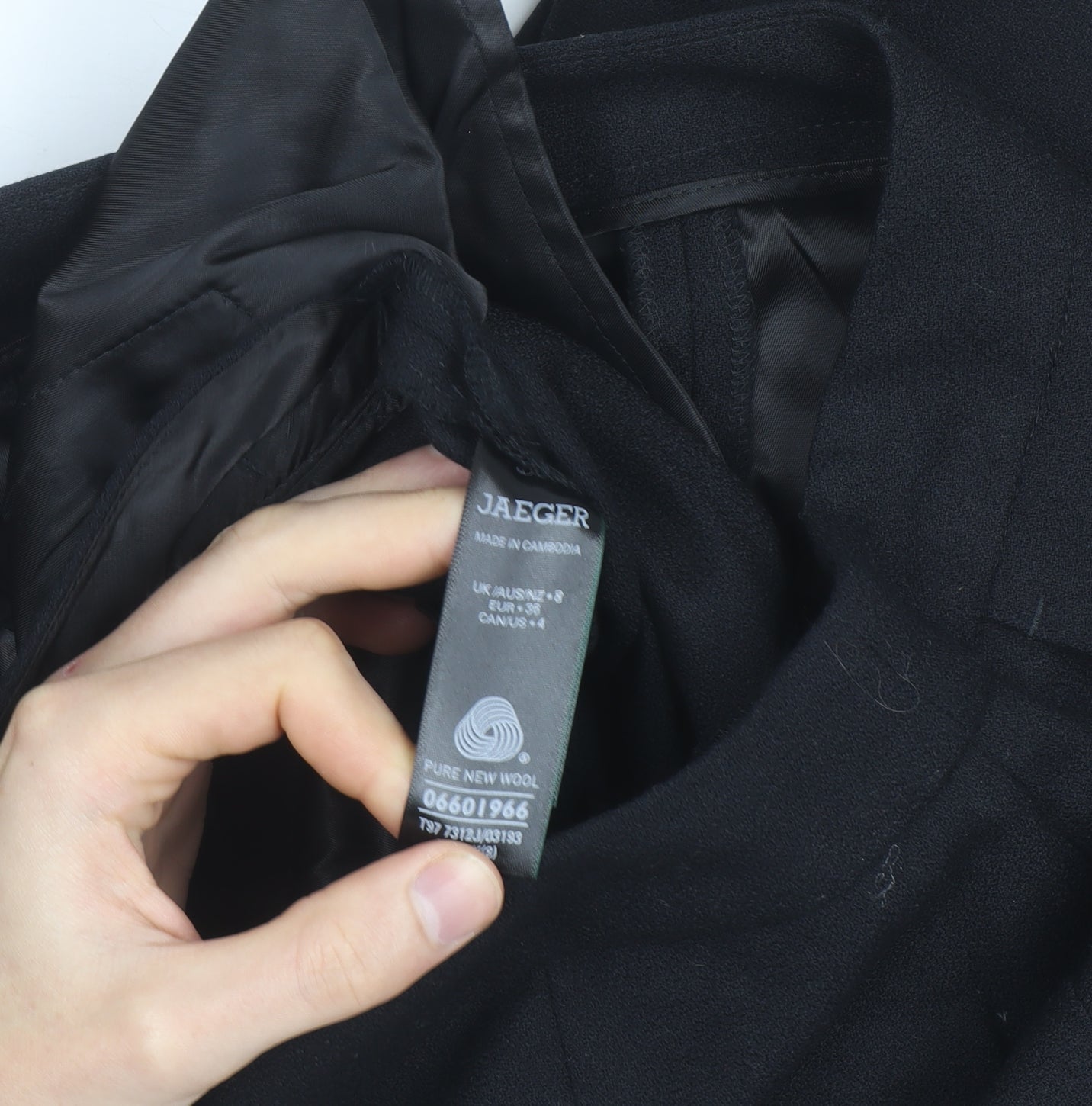 Jaeger Women Black Wool Tapered Dress Trousers Size 8