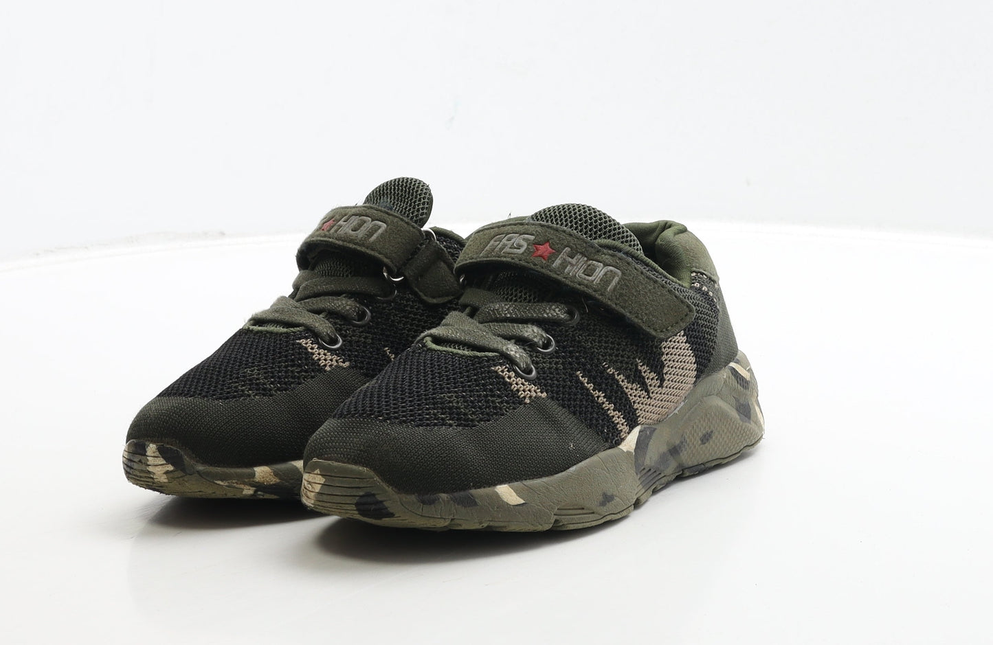Preworn Boys Green Camouflage Polyester Trainer UK 2 32