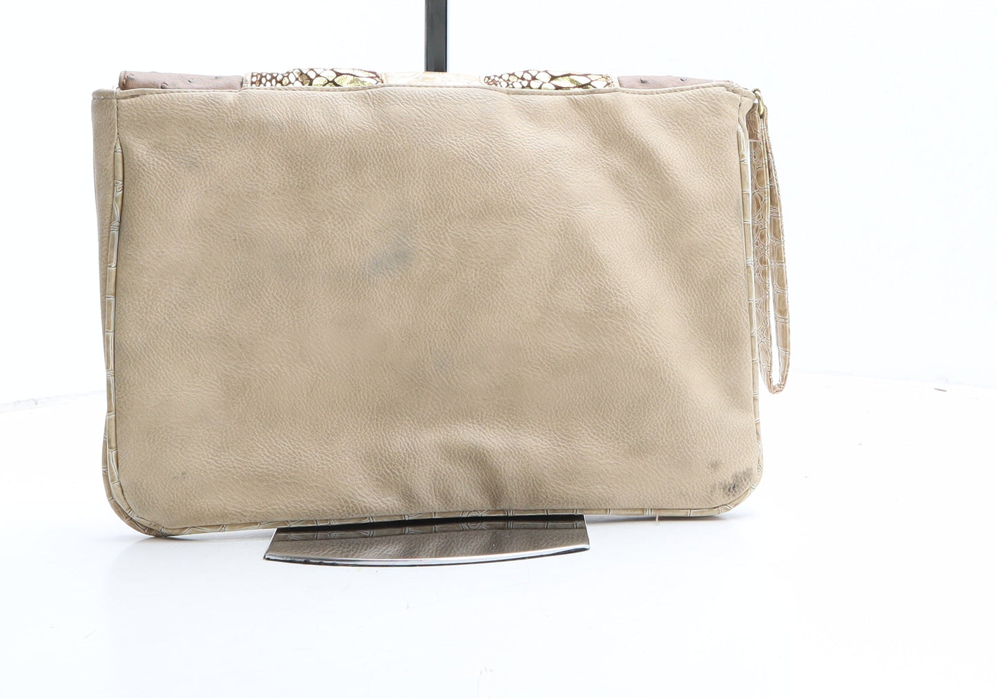 Atmosphere Womens Beige Geometric Polyethylene Clutch Size Small