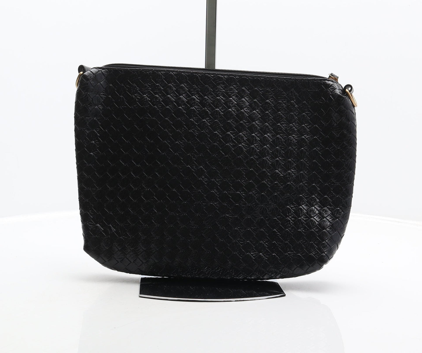 Preworn Womens Black Woven Polyurethane Clutch Size Medium