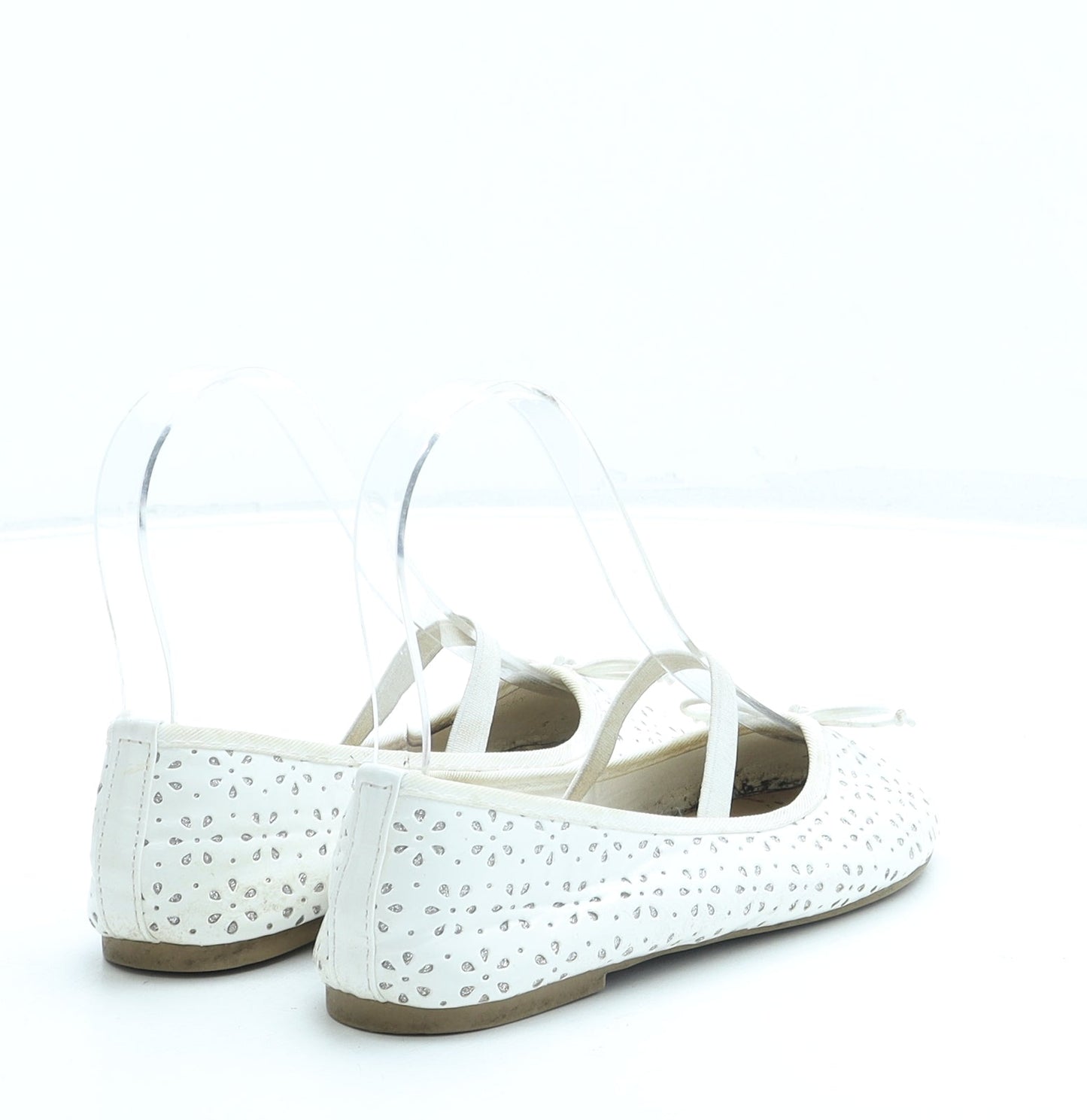Primark Girls Ivory Geometric Leather Flat UK 12 30 US 13