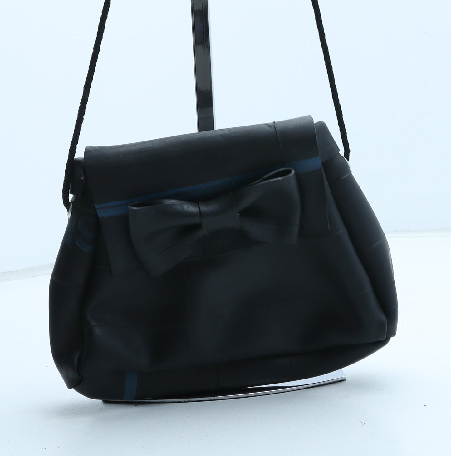 Preworn Womens Black Rubber Shoulder Bag Size Small