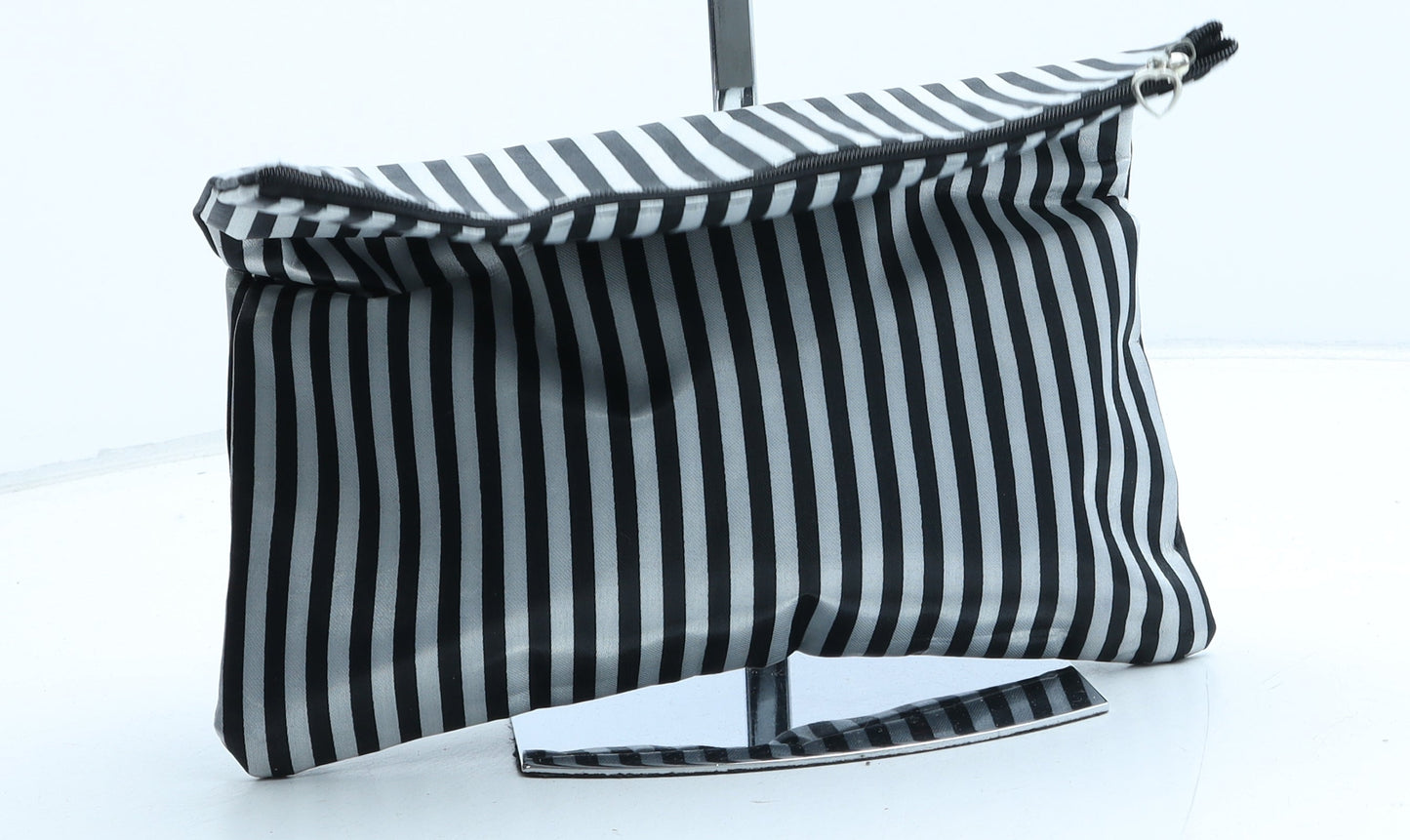 Preworn Womens Black Striped Polyester Clutch Size Small