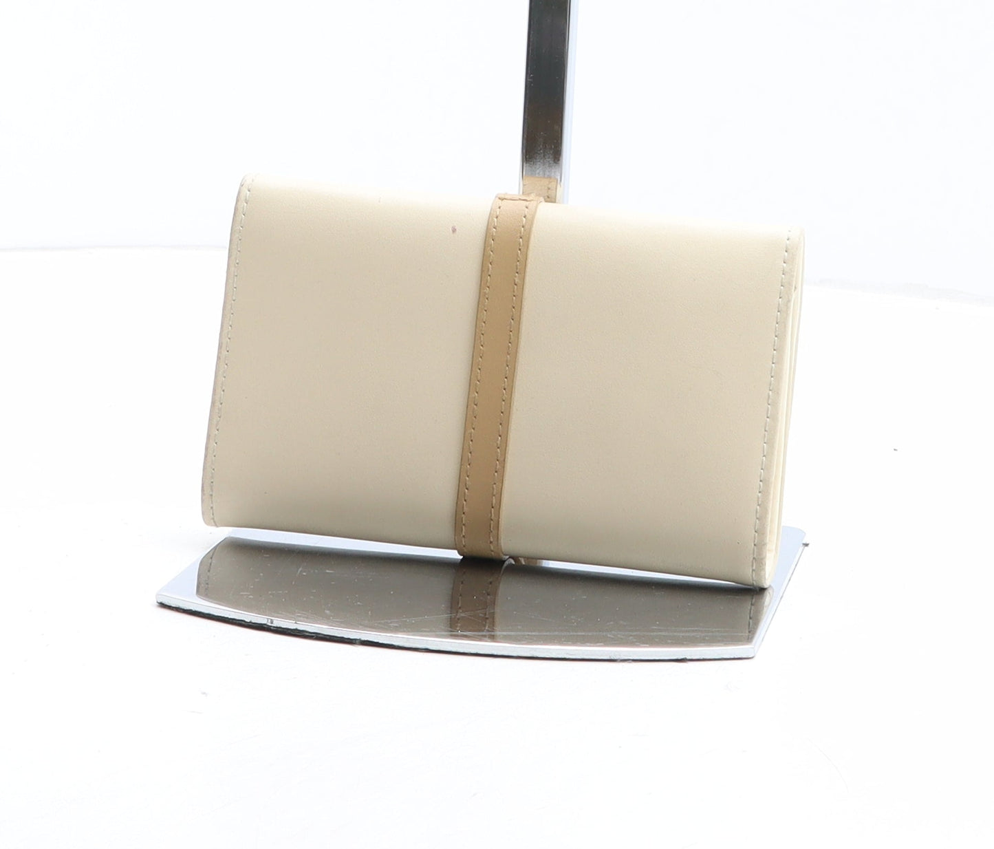Preworn Womens Beige Polyurethane Bow Tie Wallet Size S