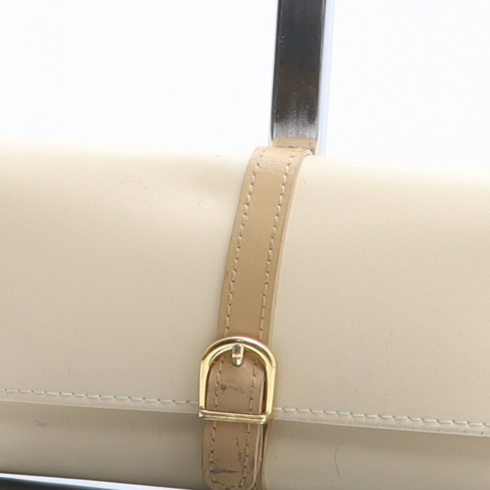 Preworn Womens Beige Polyurethane Bow Tie Wallet Size S
