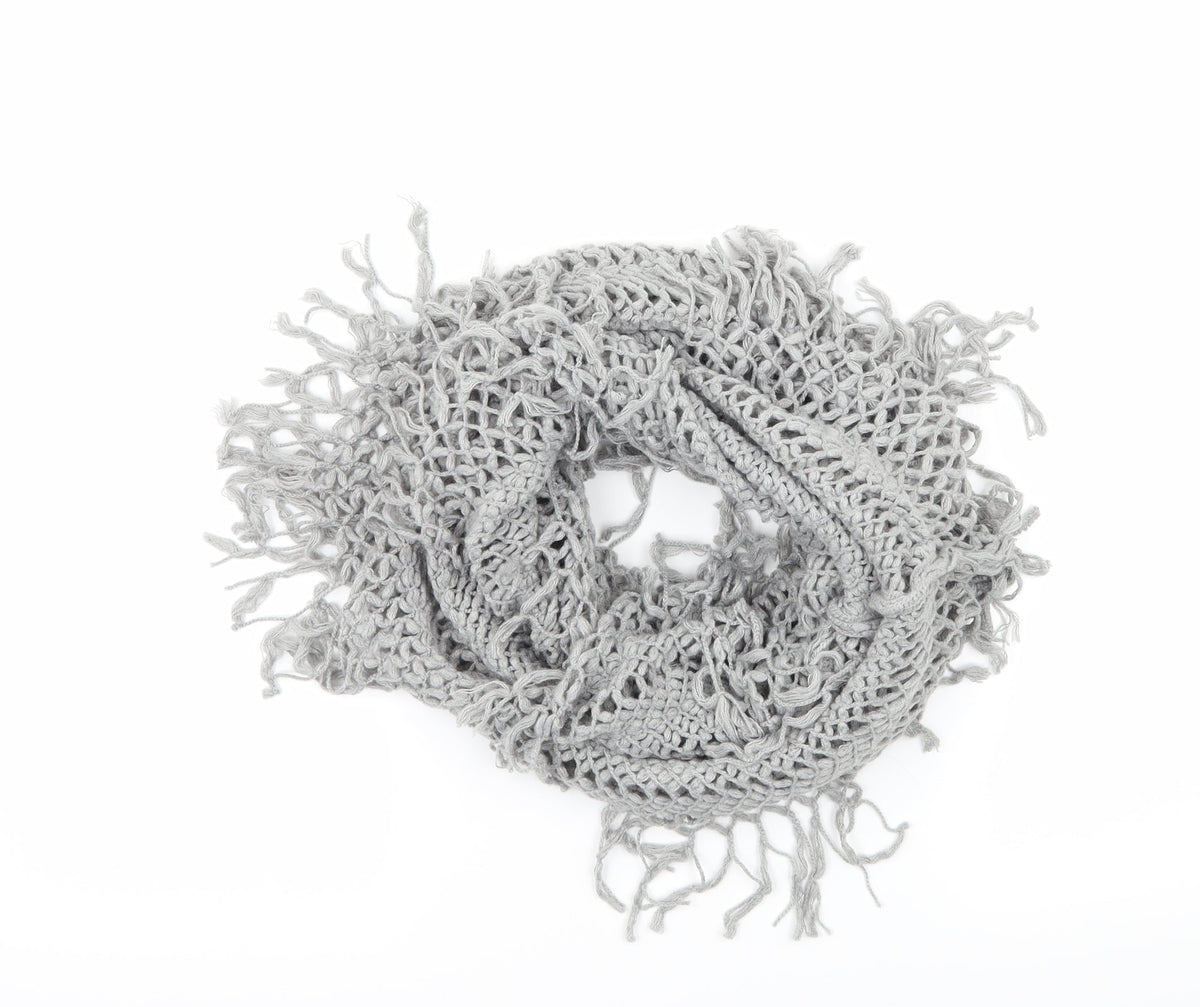 Front view of Preworn women’s green knit scarf
