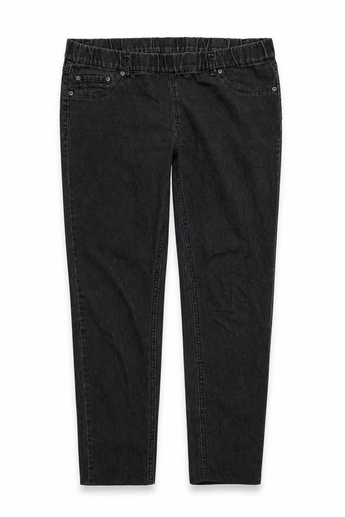 Front view of Denim CO women’s black jegging jeans, size UK 12, 26-inch leg