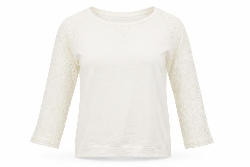 Front view of H&M women’s white jumper, size UK 4