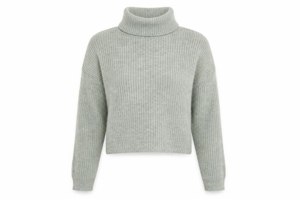 Front view of New Look women’s green knit jumper, size S