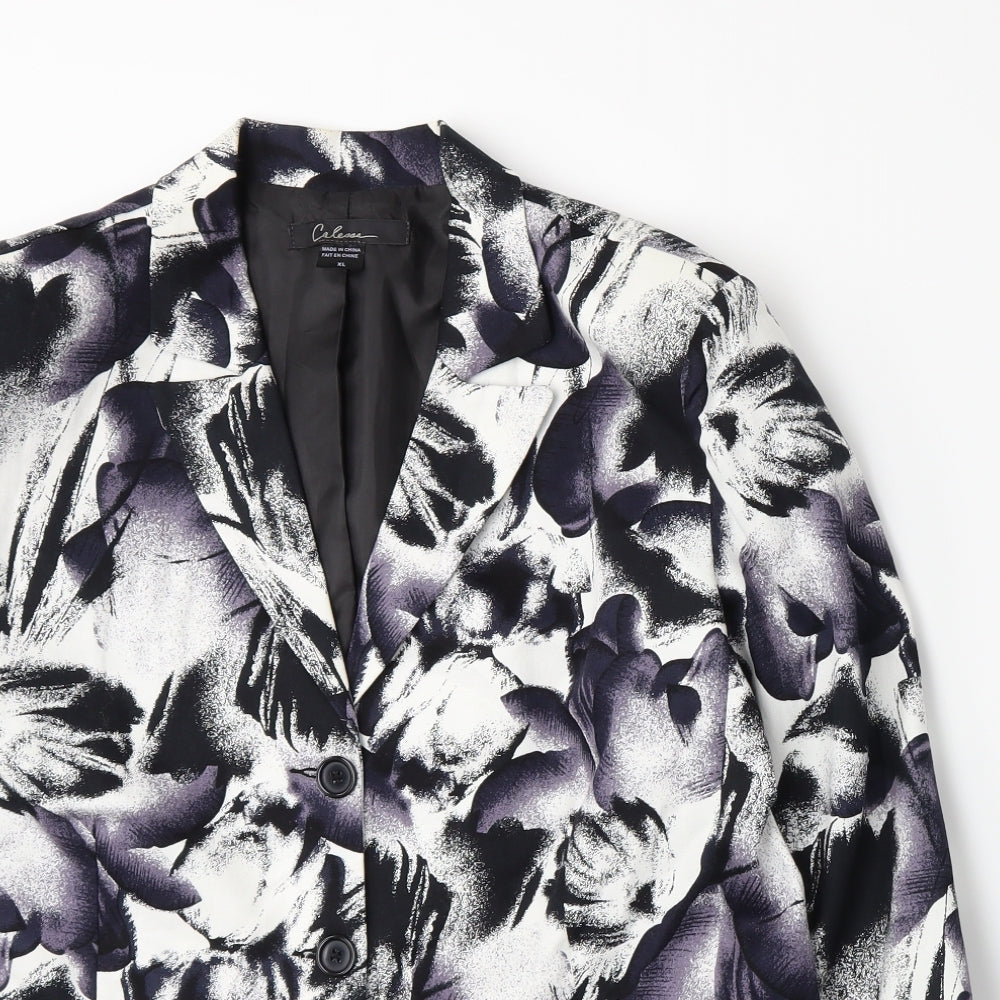 Close-up detail of Calessa women’s white floral jacket blazer, size XL