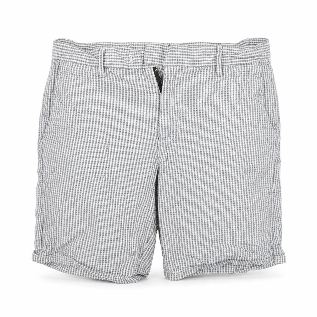 Front view of River Island women’s white bermuda shorts, size UK 30