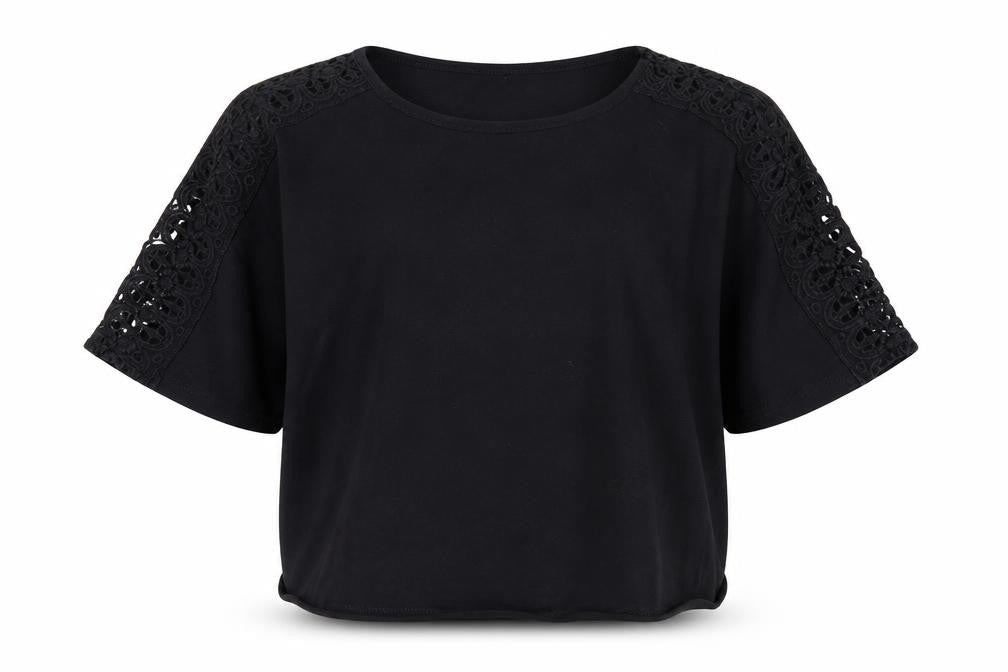 Front view of New Look girls’ black basic t-shirt, size 12-13, years