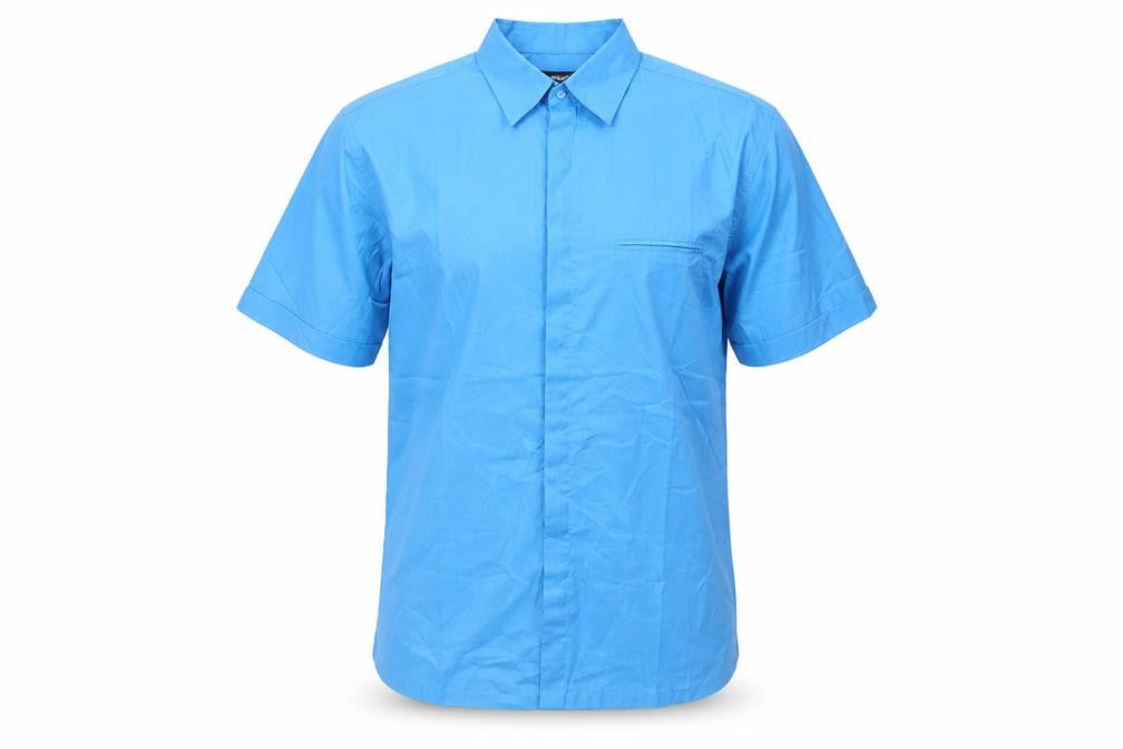 Front view of wilsons men’s blue button-up, size M