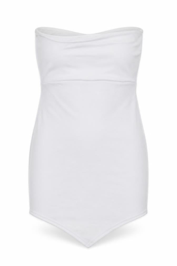 Front view of PRETTYLITTLETHING pretty littl thing women’s yellow basic t-shirt, size UK 6