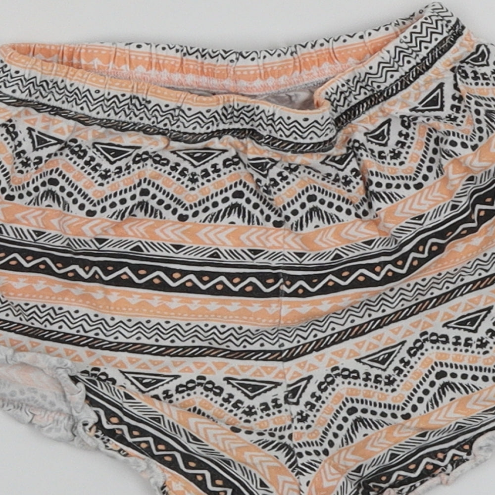 Matalan Girls White Geometric  Sweat Shorts Size 8 Years