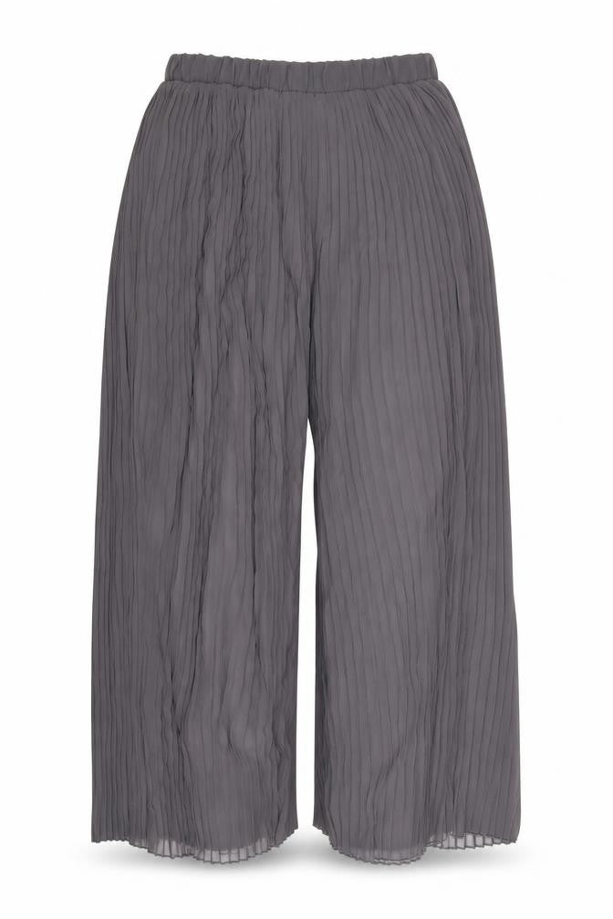 Front view of Preworn women’s grey cropped trousers, size UK 28, in, 20-inch leg