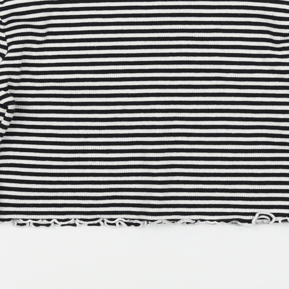 I love girls wear Girls White Striped  Basic T-Shirt Size 7 Years