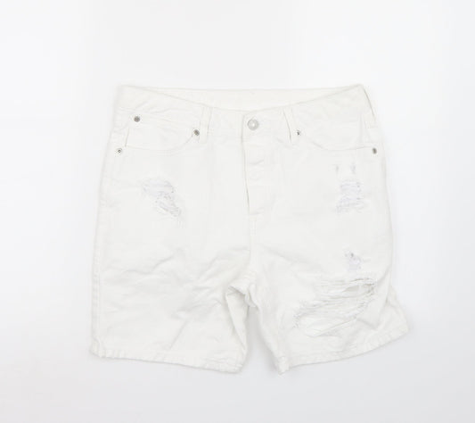 Preworn Womens White   Bermuda Shorts Size 32