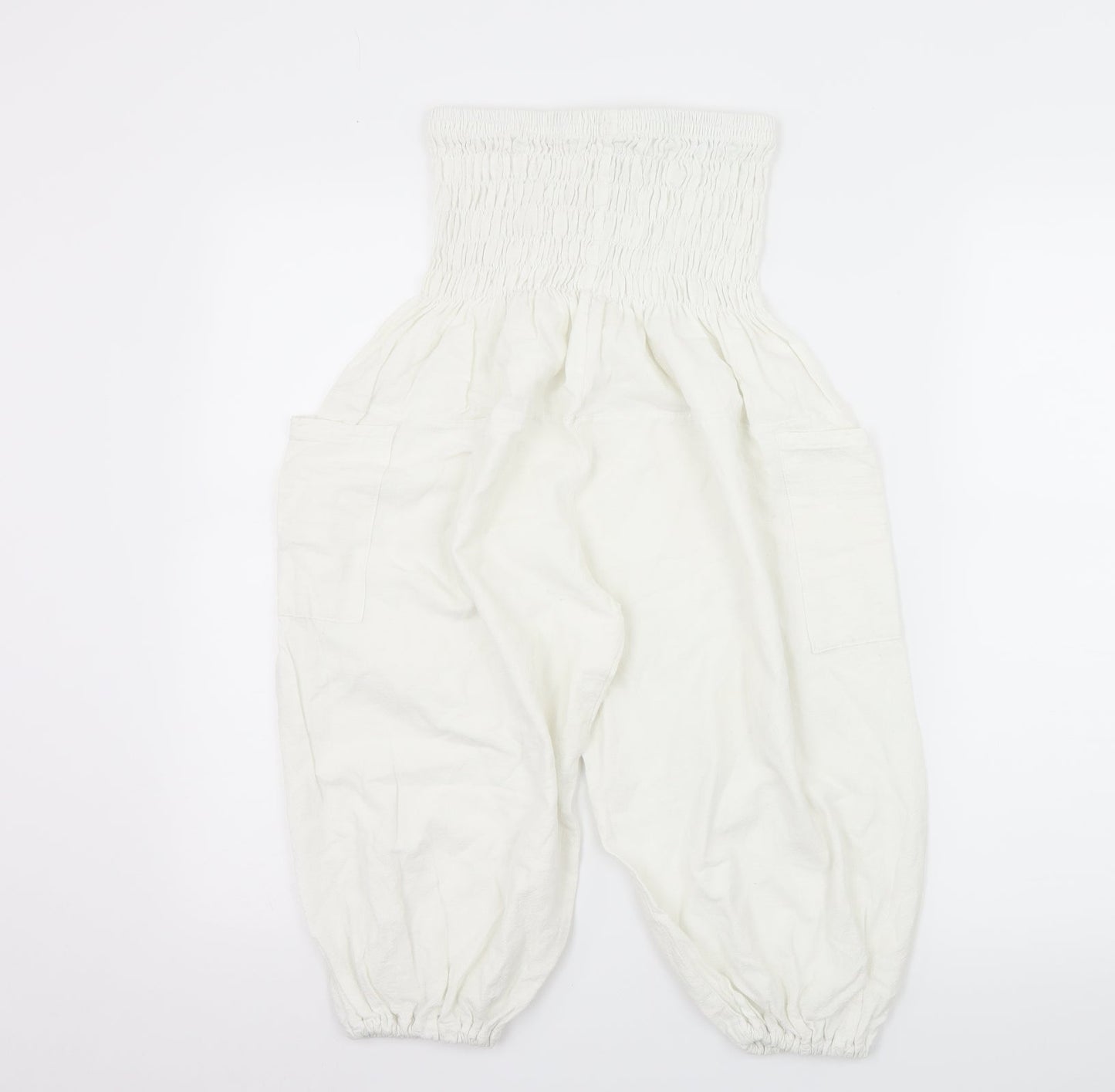 Preworn Womens White  Rayon Bermuda Shorts Size 30 in