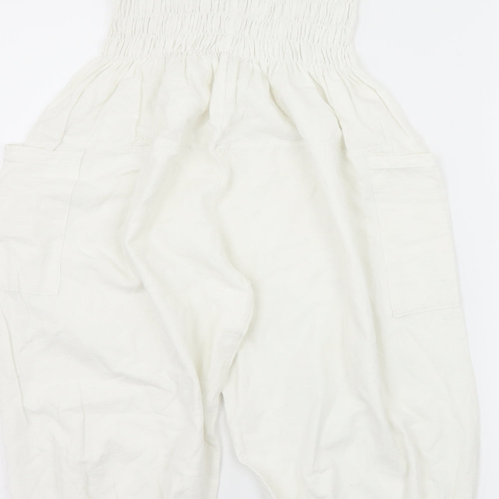 Preworn Womens White  Rayon Bermuda Shorts Size 30 in