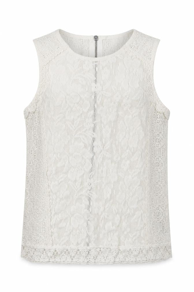 Front view of New Look women’s white floral basic blouse, size UK 8