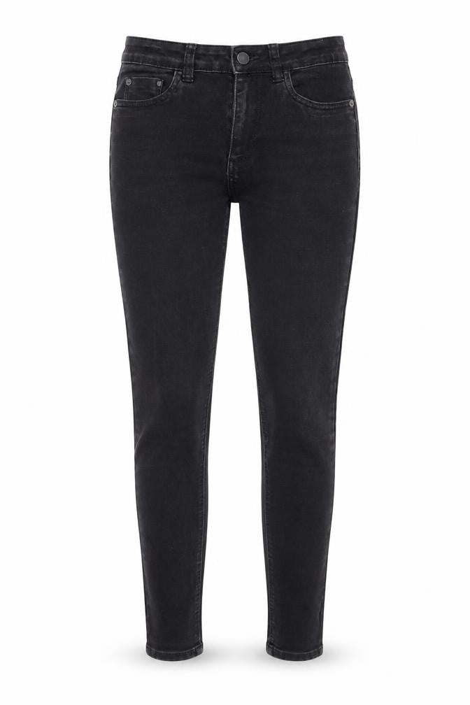 Front view of New Look women’s black skinny jeans, size UK 8, 29-inch leg