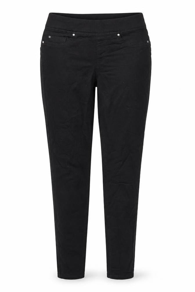 Front view of Denim CO. women’s black denim jegging jeans, size UK 6, 29-inch leg