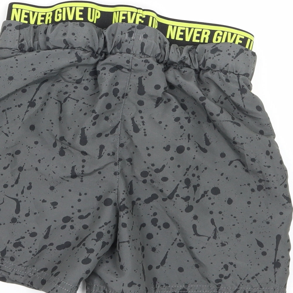 Nutmeg Boys Grey Geometric  Sweat Shorts Size 9-10 Years - Never Give up
