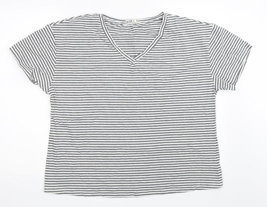 Riklo Womens Grey Striped  Basic T-Shirt Size M