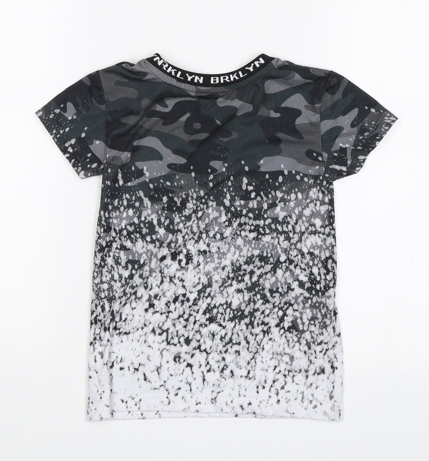 Matalan Boys Grey Camouflage  Basic T-Shirt Size 5 Years