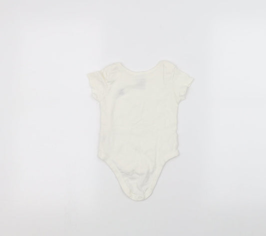 Gap Baby White   Basic T-Shirt Size 3-6 Months