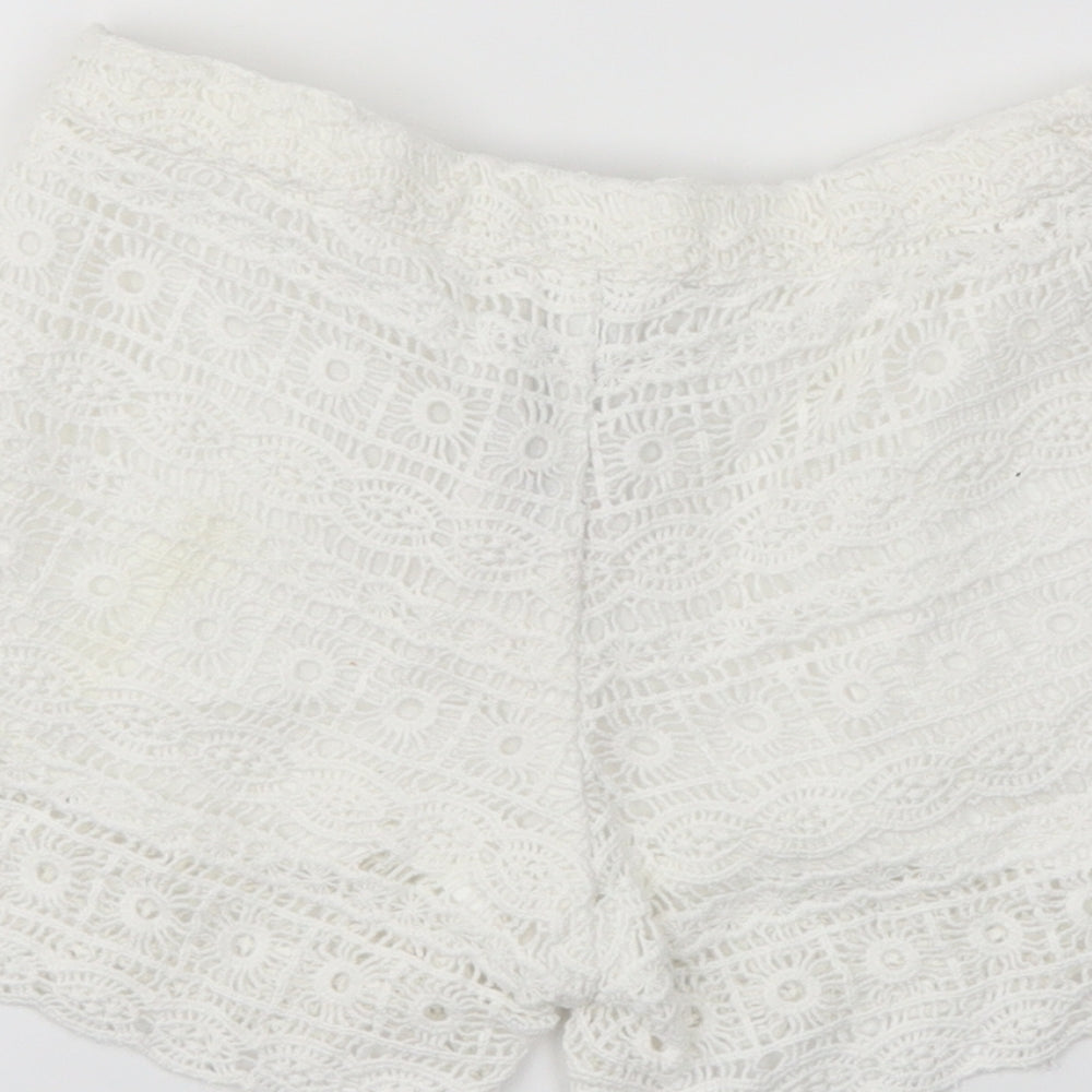 M&S Girls White   Compression Shorts Size 5-6 Years