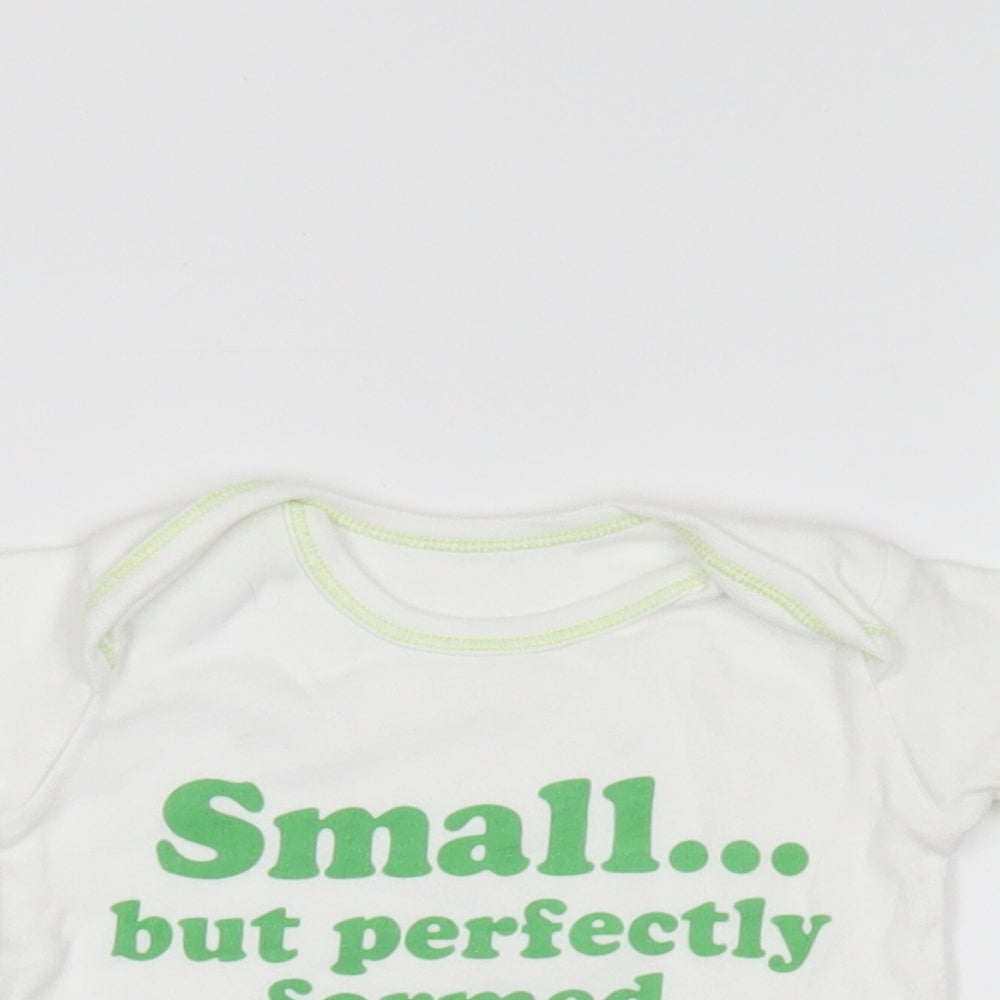 Preworn Baby White   Basic T-Shirt Size 3-6 Months