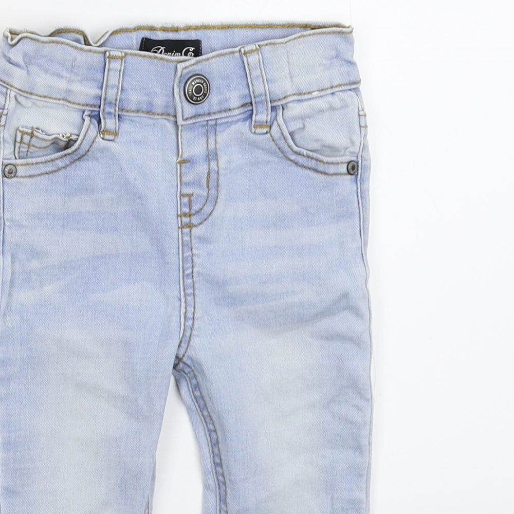 Close-up detail of Denim & Co. Baby Blue Denim Capri Jeans, size 9-12, Months