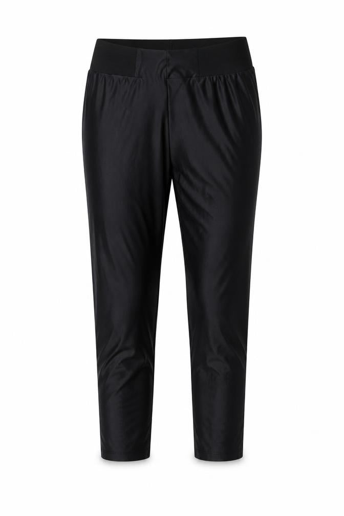 Front view of ASOS women’s black cropped leggings, 24-inch leg