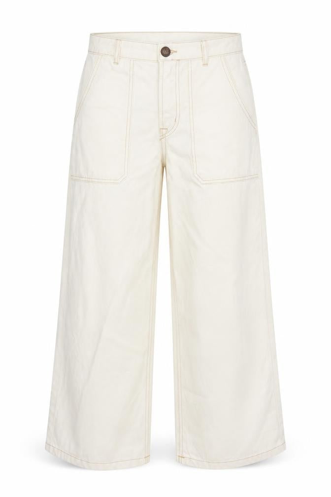 Front view of Denim & Co. women’s white denim straight jeans, size UK 10, 23-inch leg
