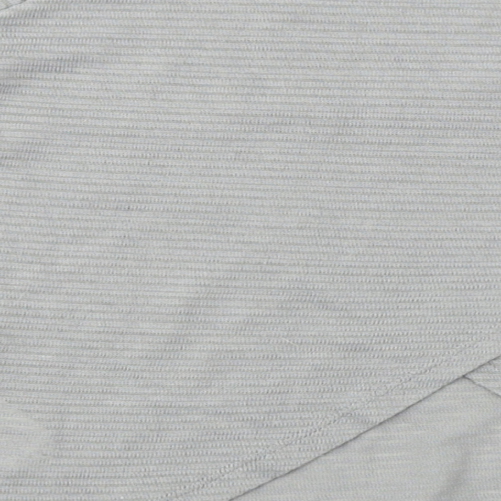 Dare to be  Womens Grey   Basic T-Shirt Size 8
