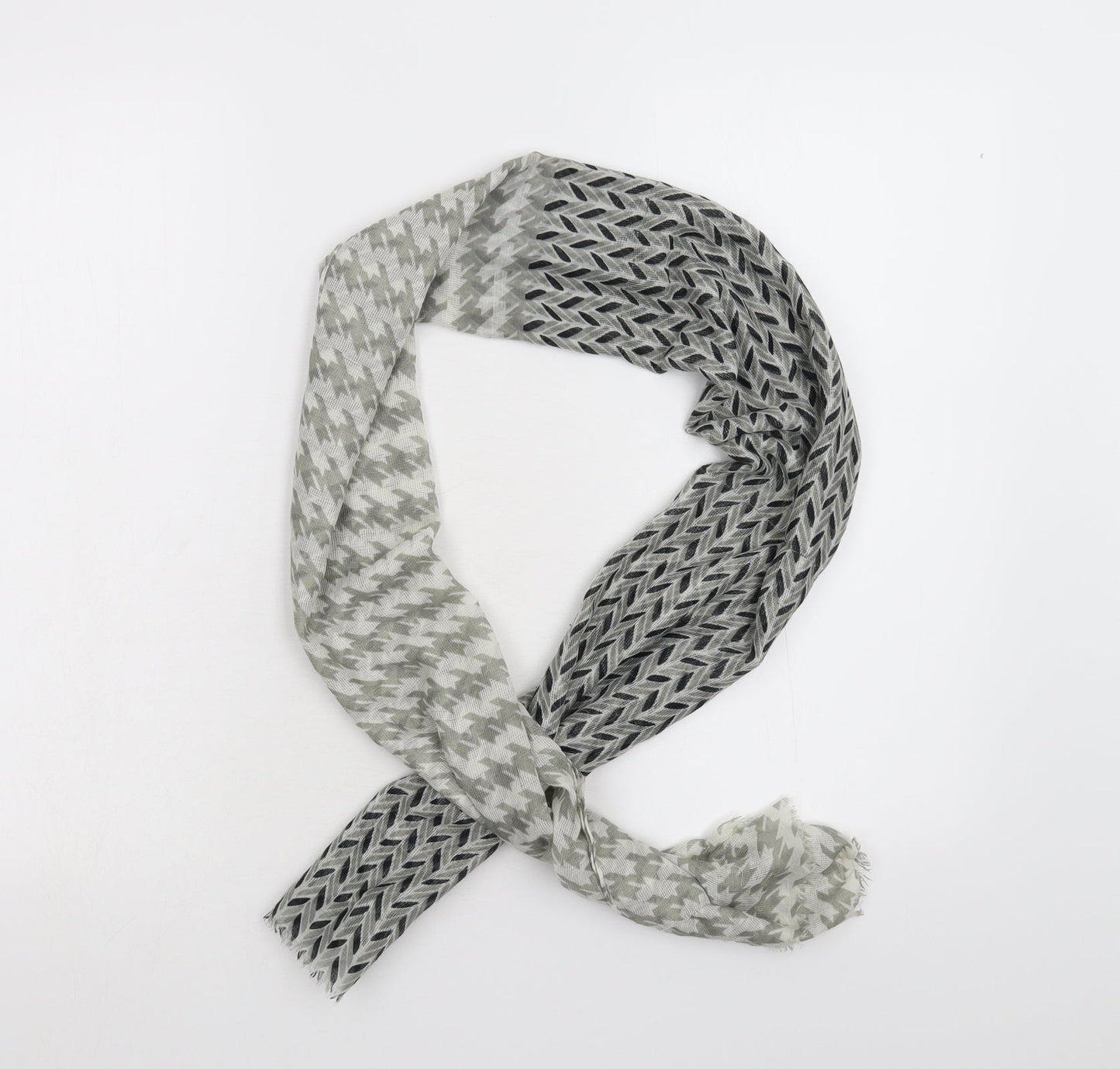 Preworn Womens Grey    Scarf