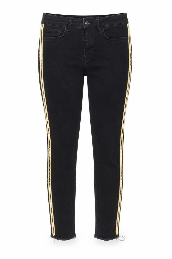 Front view of Denim & Co. women’s black denim skinny jeans, size UK 8, 26-inch leg