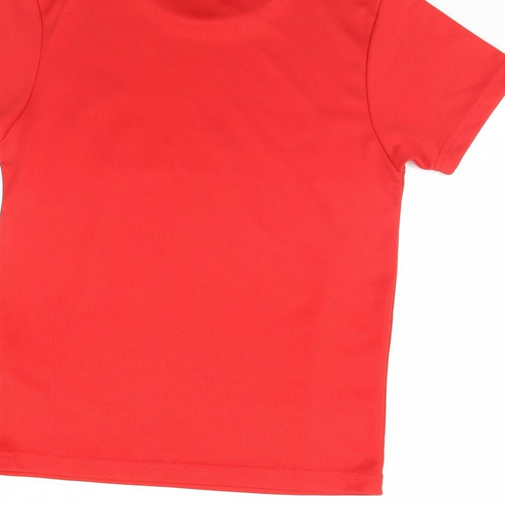 Preworn Boys Red   Basic T-Shirt Size 7 Years  - martial arts