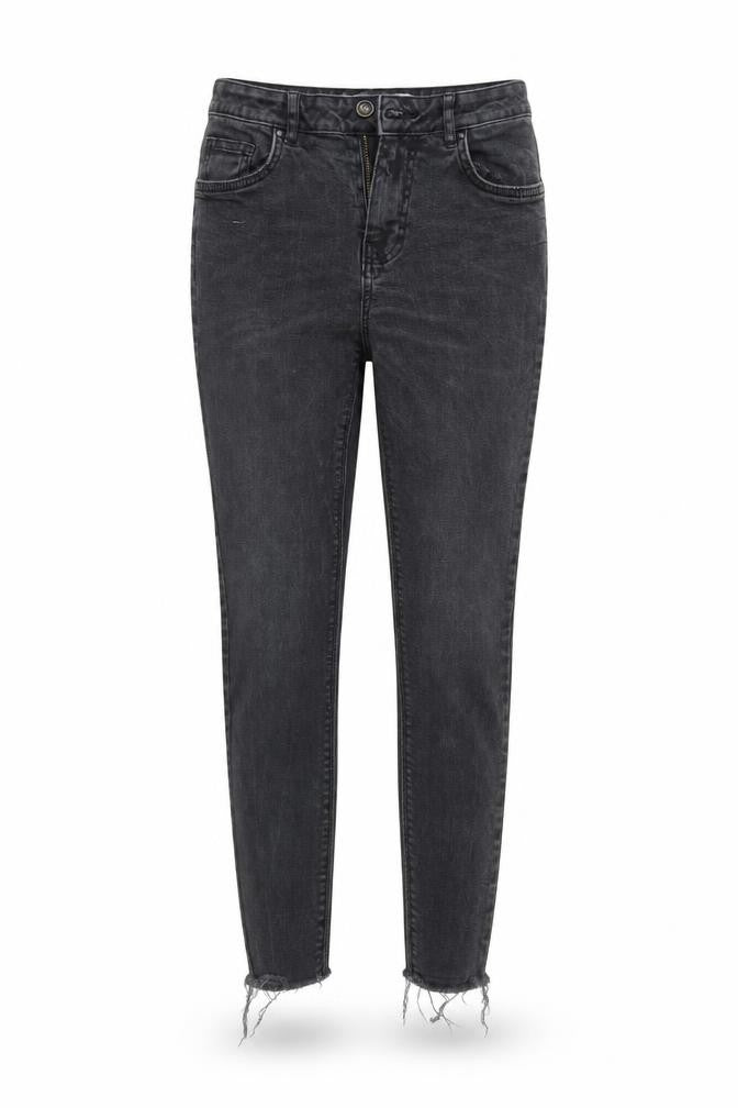 Front view of Denim & Co. women’s black denim tapered jeans, size UK 6, 26-inch leg