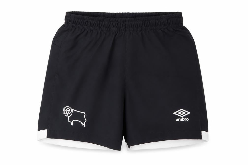 Front view of Umbro boys’ black cropped trousers, size 3-6, months