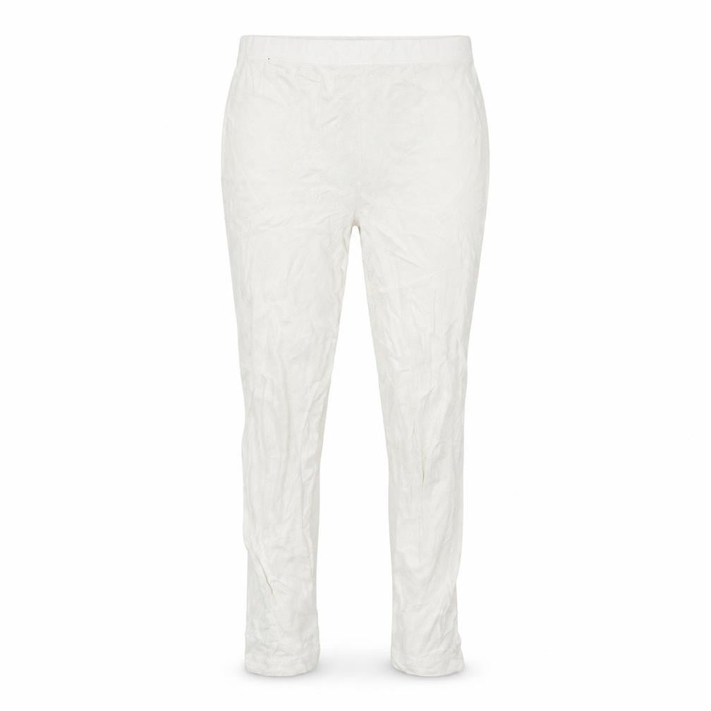 Front view of ASOS women’s white jeans, size UK 10, 22-inch leg