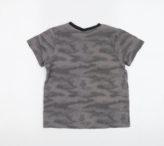 Matalan Boys Grey Camouflage  Basic T-Shirt Size 7 Years